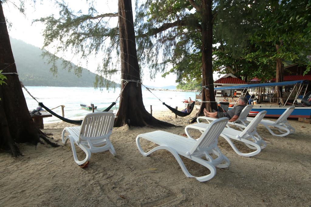 The Barat Perhentian Kampong Pasir Hantu