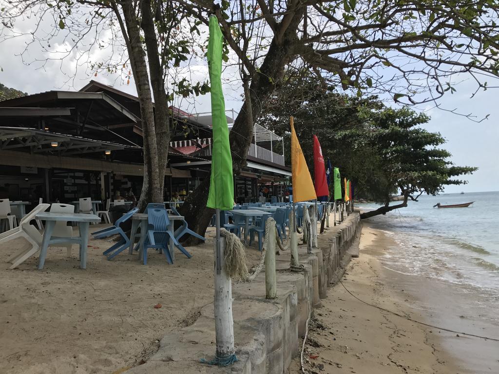 The Barat Perhentian * Kampong Pasir Hantu